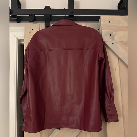 NWT Abercrombie & Fitch Oversized Vegan Leather Shirt Jacket - Picture 8 of 8